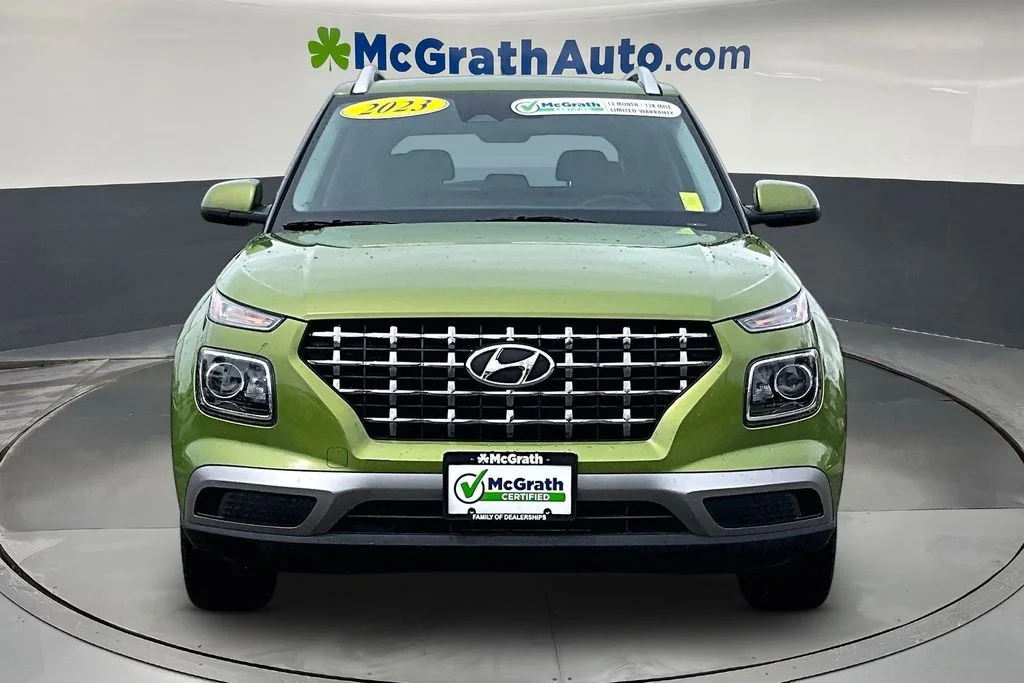 Used 2023 Green Hyundai SEL image 2
