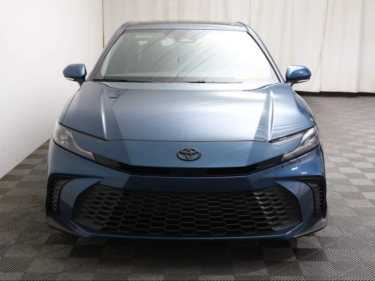 Used 2025 Ocean Gem Toyota SE image 4