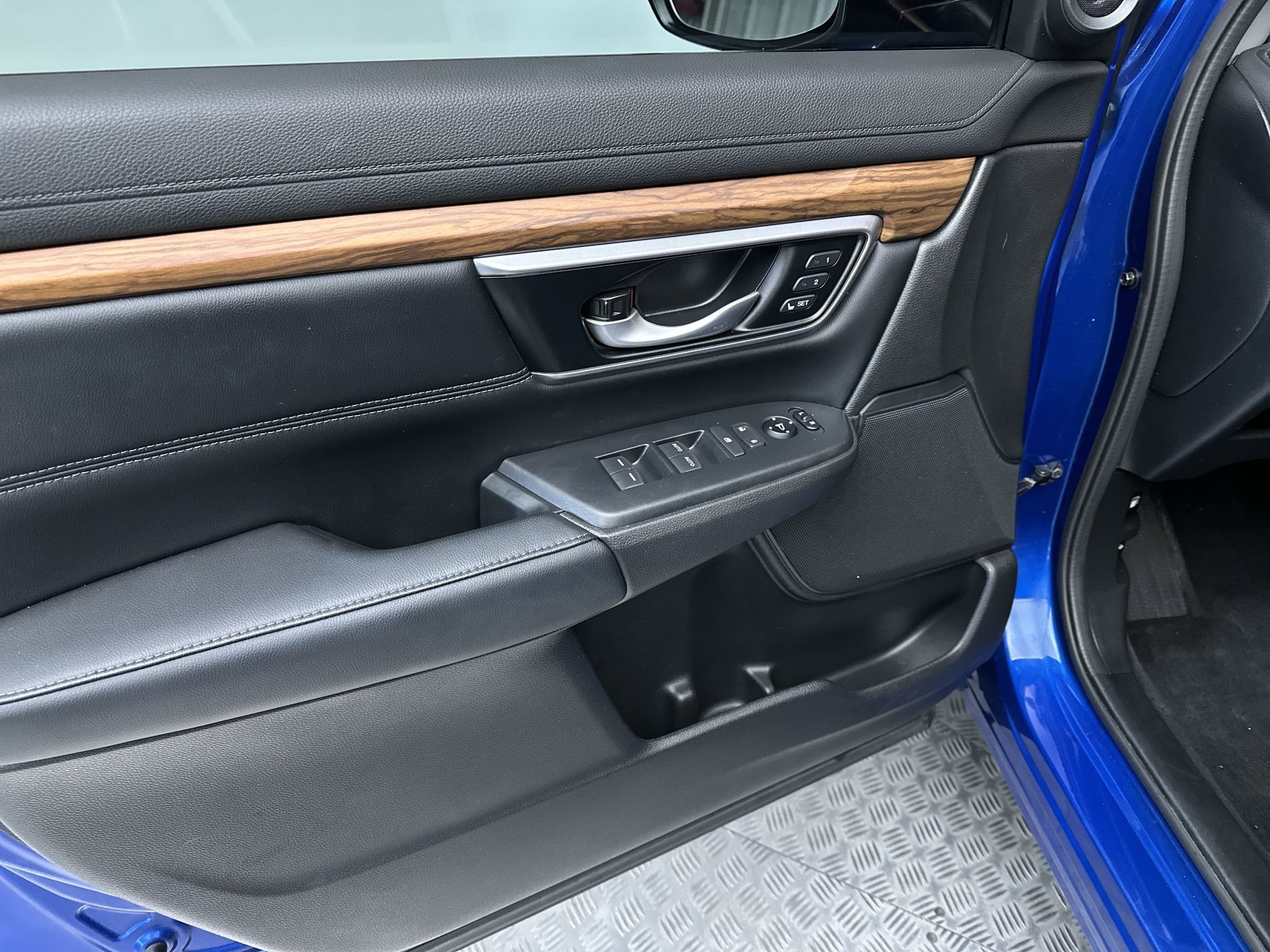 Used 2022 Aegean Blue Metallic Honda Touring image 15