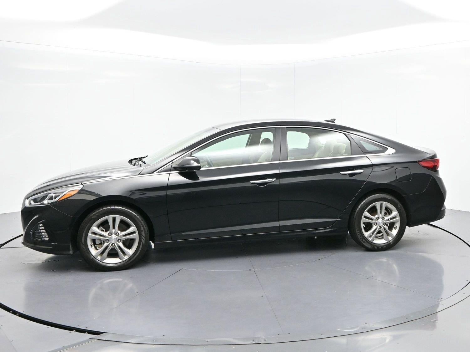 Used 2019 Phantom Black Hyundai SEL image 4