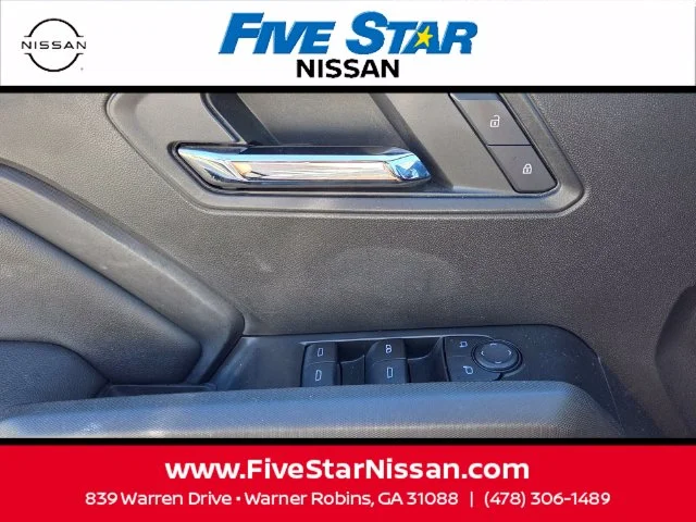 Used 2024 White GMC Elevation image 30