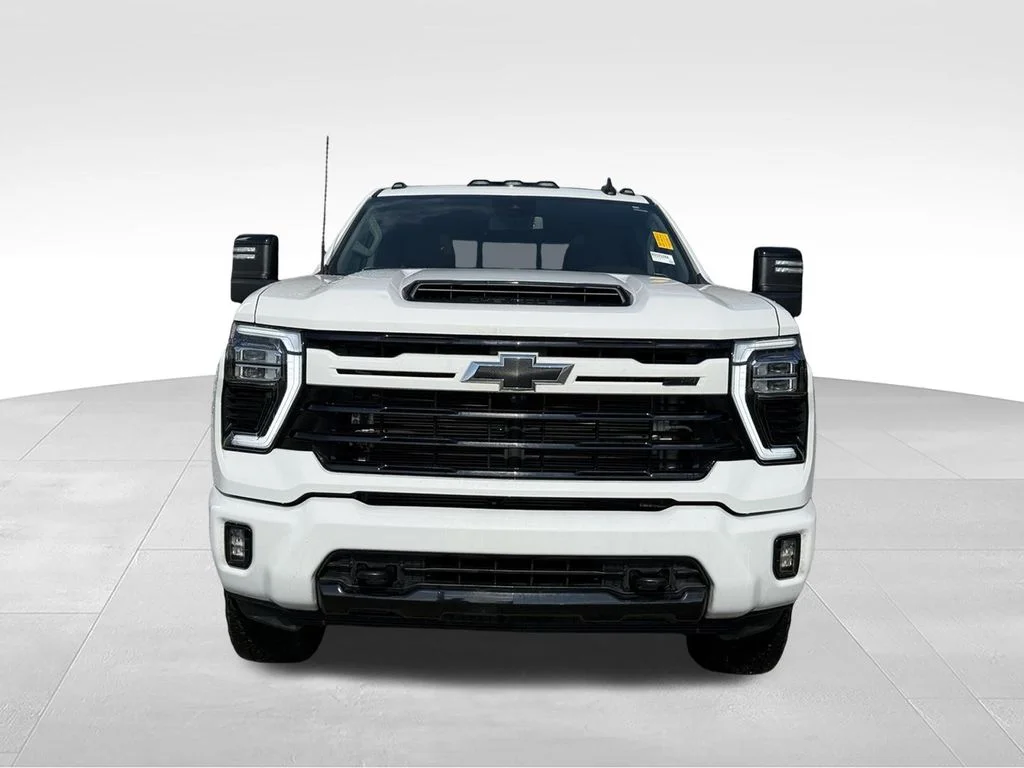 Used 2024 White Chevrolet LT image 23