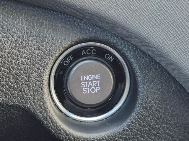 Used 2014 Silver Hyundai 2.0T image 13
