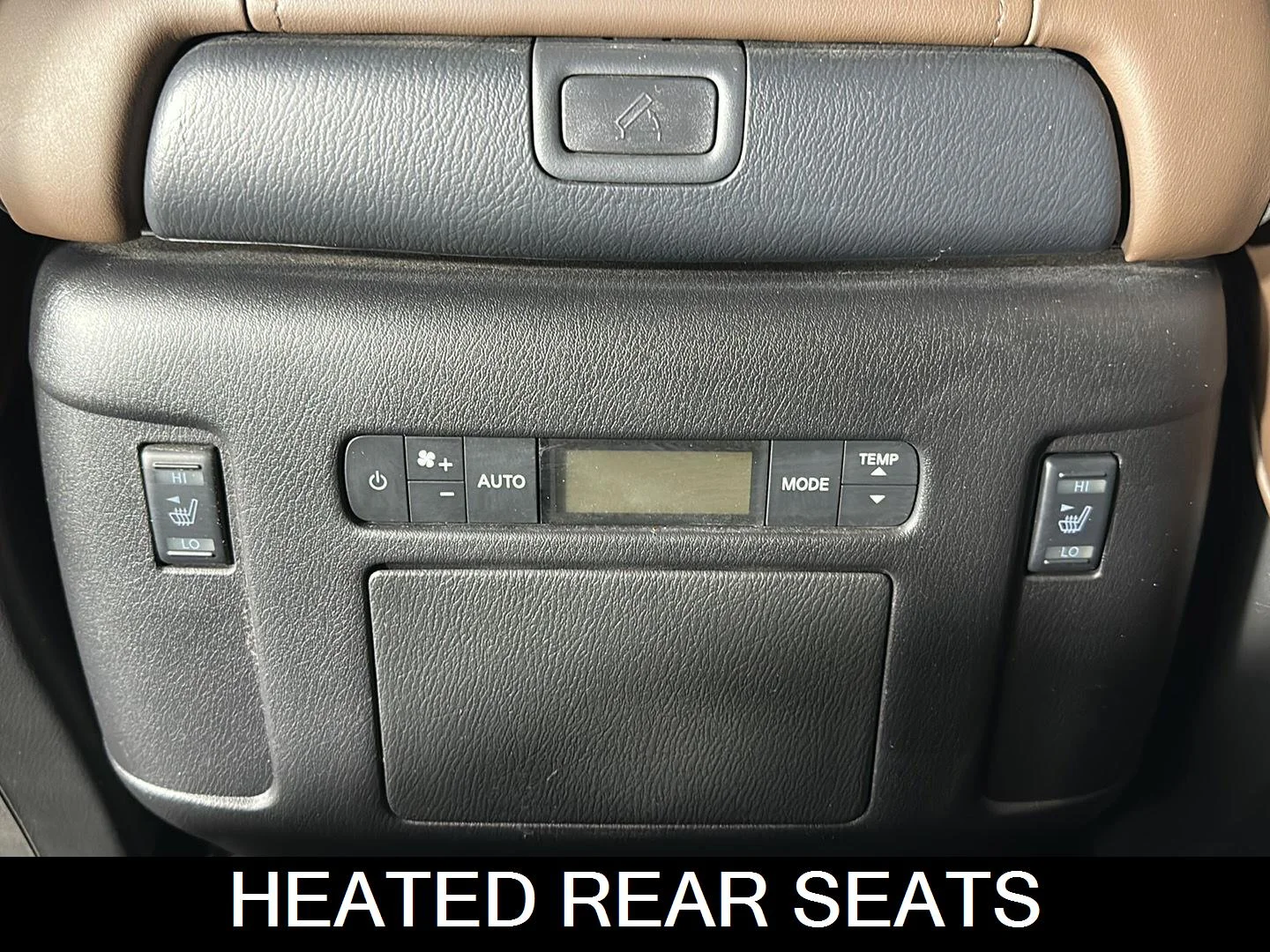 Used 2023 Coulis Red Pearl Nissan Platinum image 9