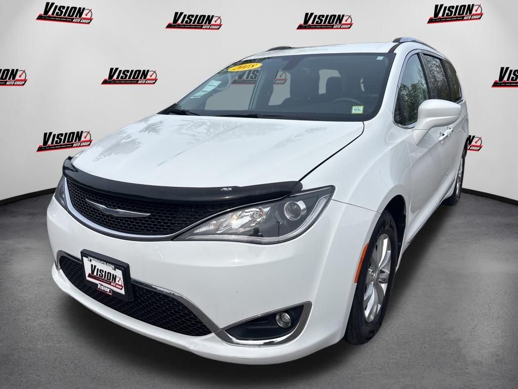 2018 Chrysler Pacifica Touring L's photo