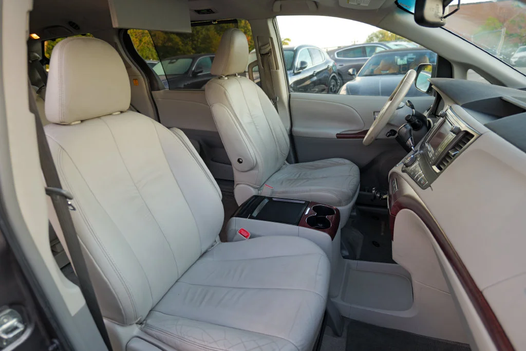 Used 2011 Predawn Gray Mica Toyota XLE image 32