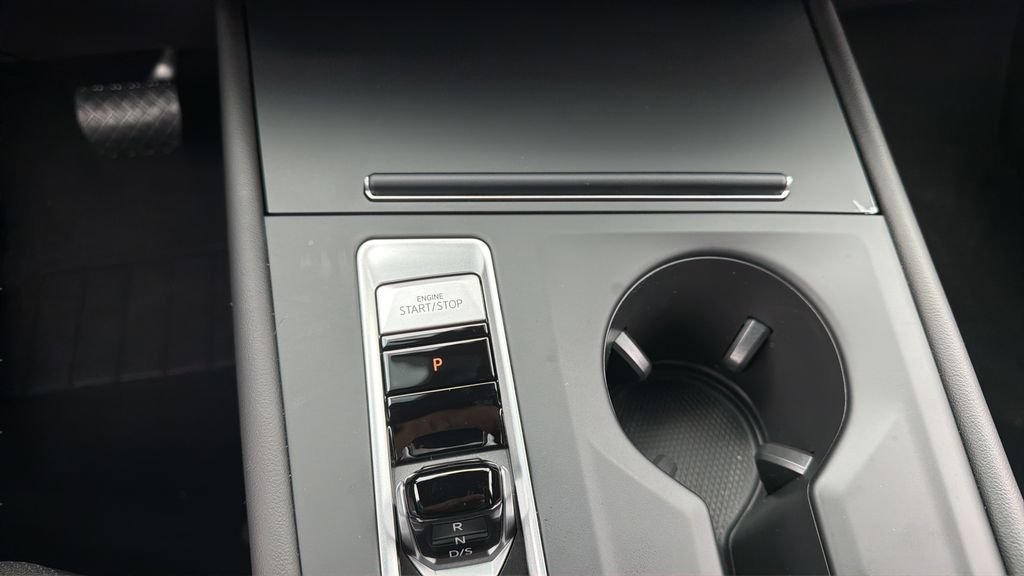 New 2026 Opal White Pearl Volkswagen 2.0T SE image 24