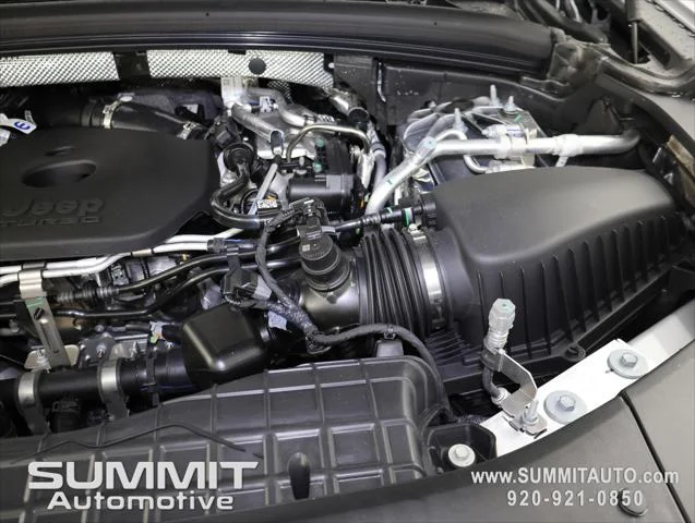 New 2026 Silver Zynith Exterior Paint Jeep Limited image 22