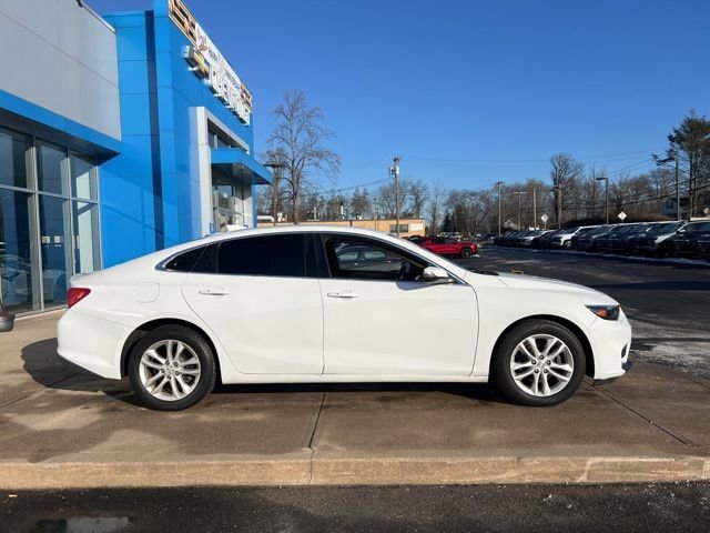 Used 2018 Chevrolet Malibu 1LT with VIN 1G1ZD5STXJF122520 for sale in Cheshire, CT