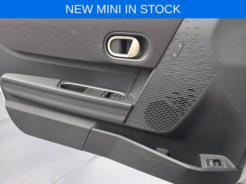 New 2026 White MINI Iconic image 18