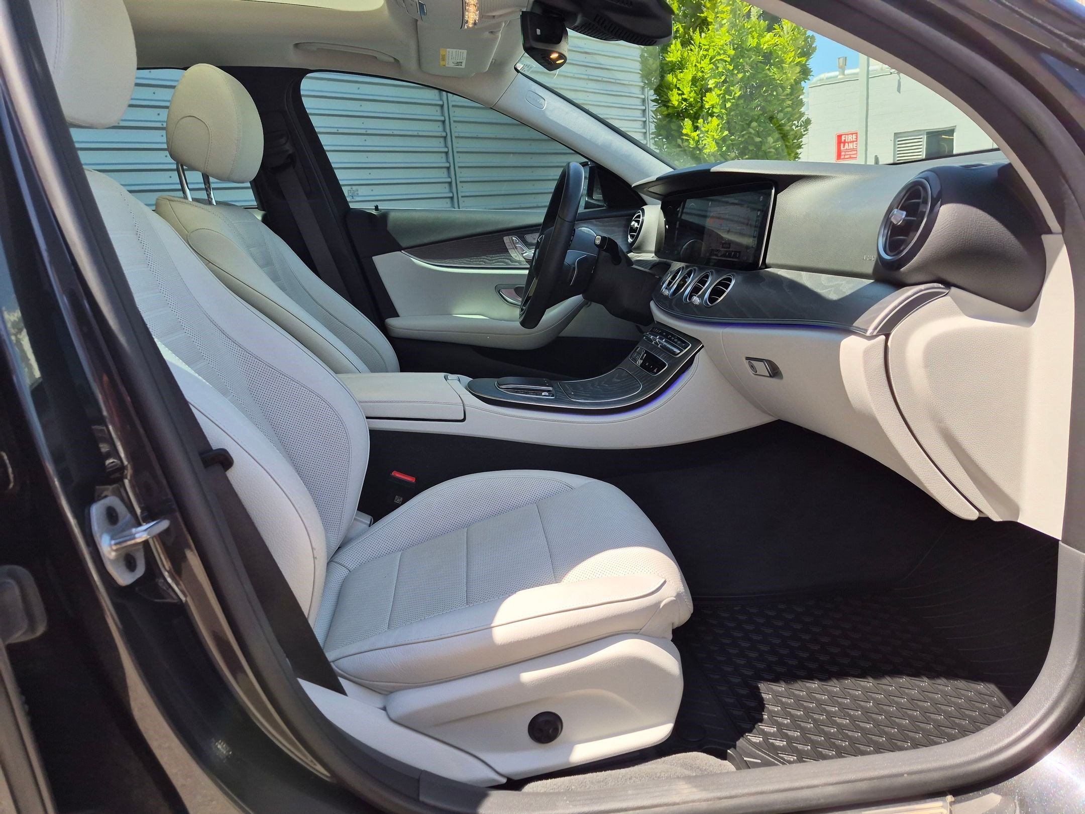 Used 2023 Gray Mercedes-Benz E 450 image 26