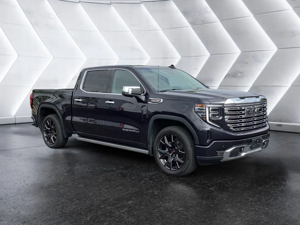 2023 GMC Sierra 4WD Crew Cab Short Box Denali's photo