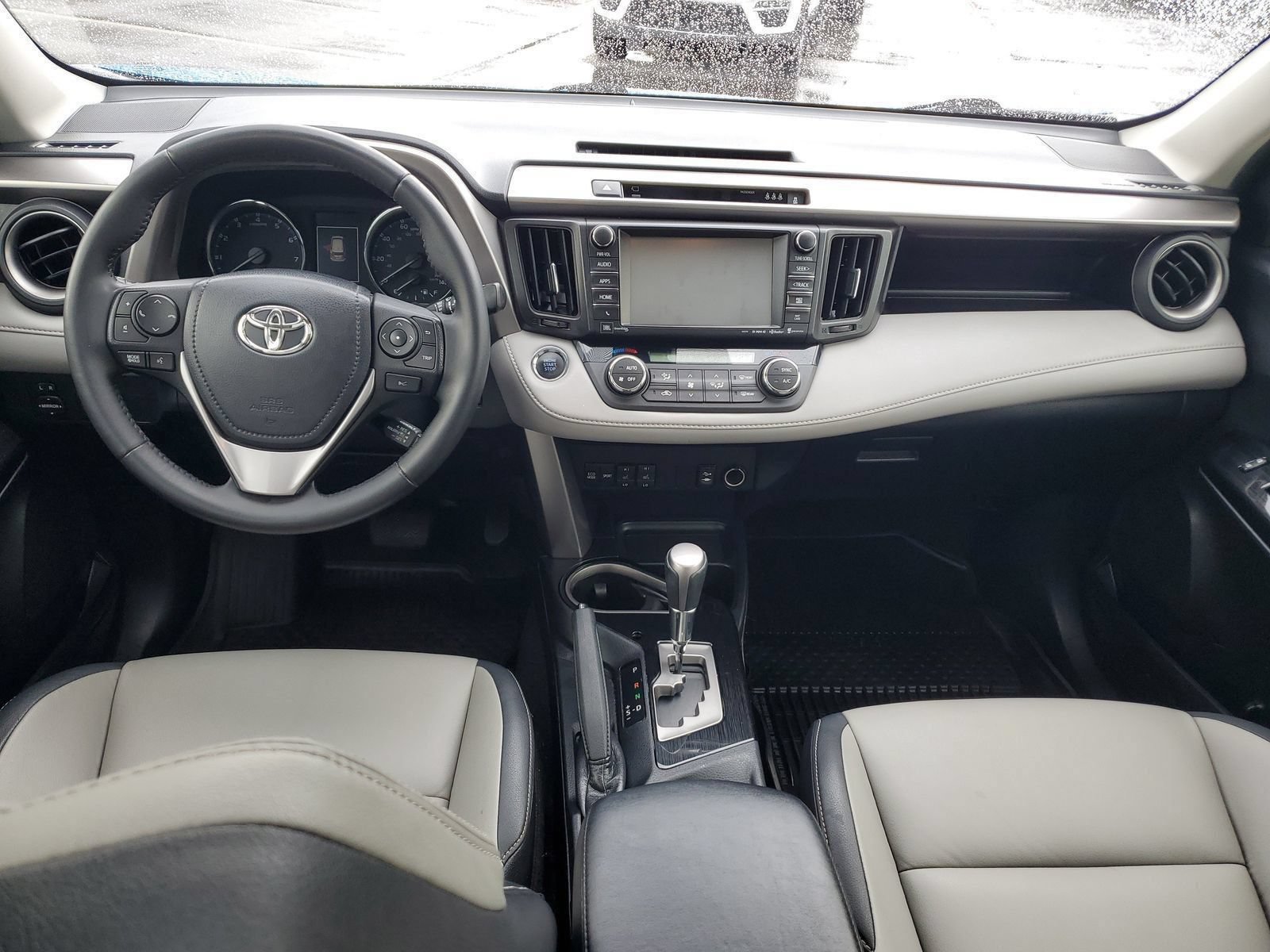 2018 Toyota RAV4 Limited - Photo 9