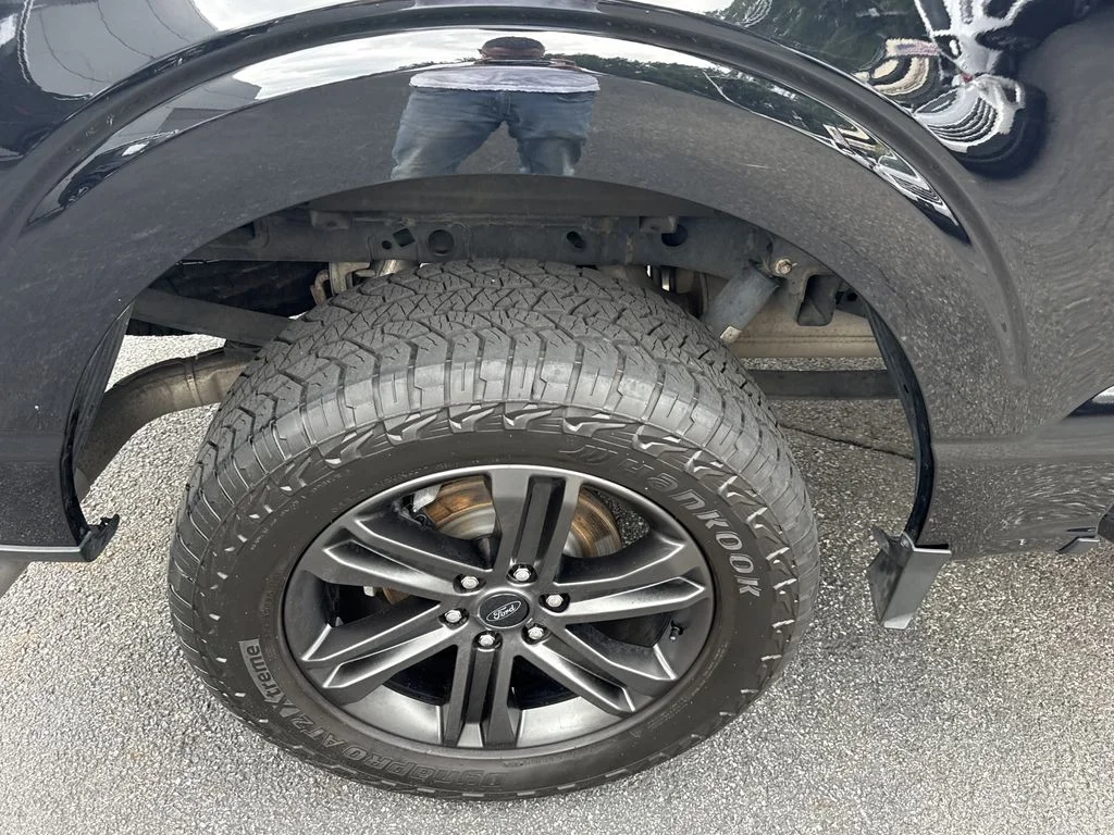 Used 2022 Agate Black Metallic Ford Lariat image 13