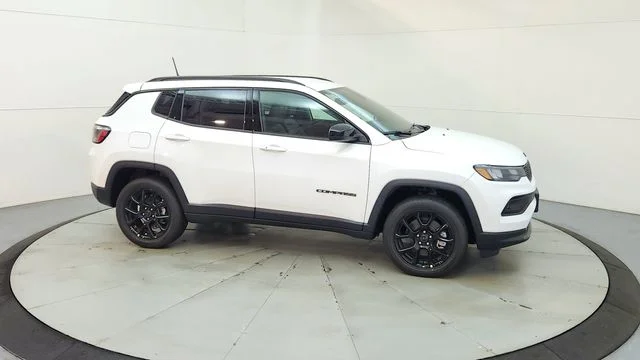 New 2026 Bright White Clear-Coat Exterior Paint Jeep Latitude image 15