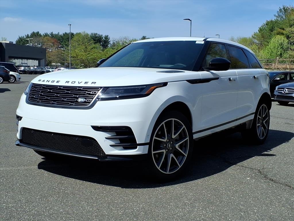 2026 Land Rover Range Rover Velar Dynamic SE