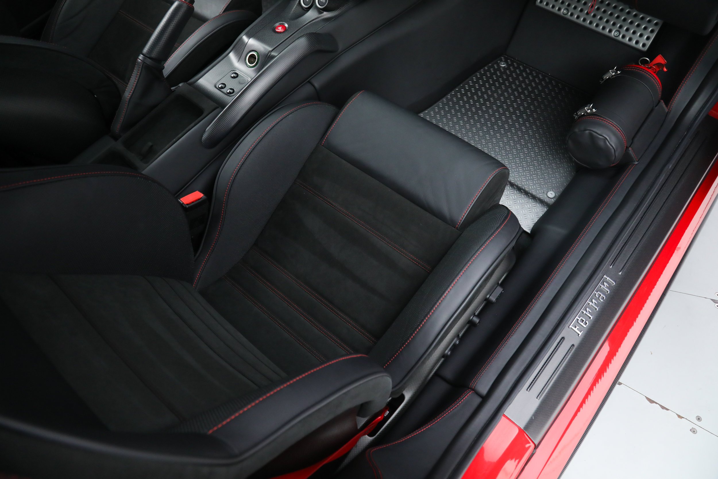 Used 2011 Red Ferrari  image 31