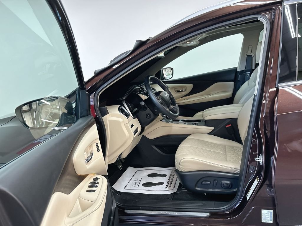 Used 2020 Almond Pearl Nissan Platinum image 13