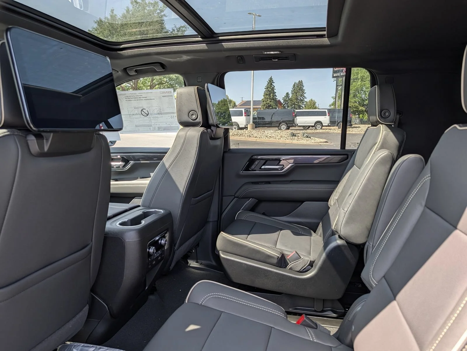 New 2026 Summit White GMC Elevation image 5