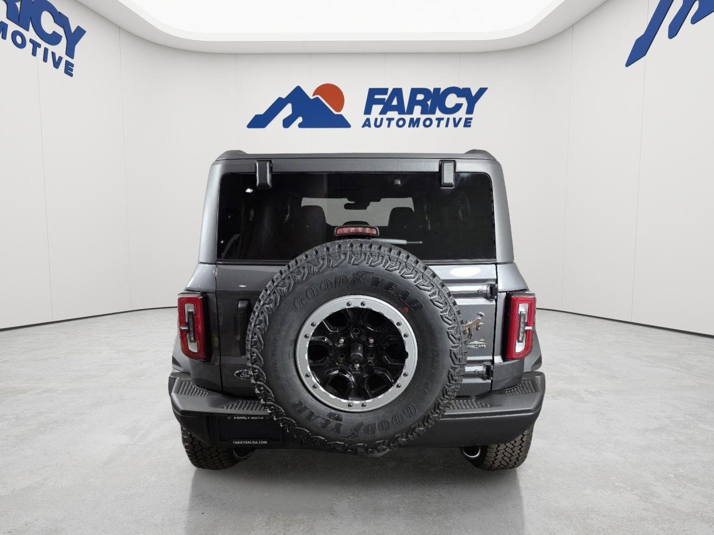 Used 2025 Carbonized Gray Metallic Ford Badlands image 4