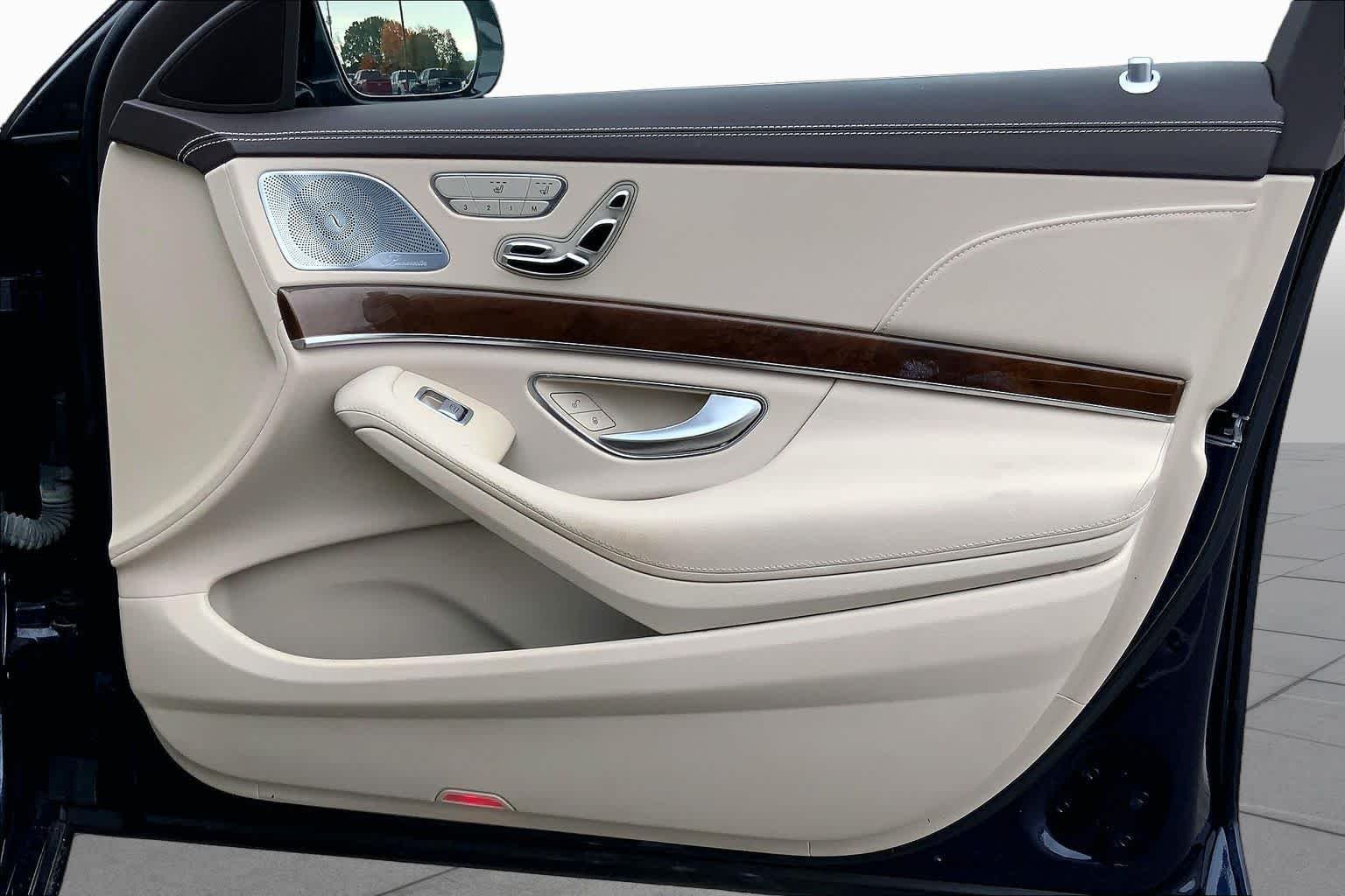 Used 2015 Lunar Blue Metallic Mercedes-Benz S 550 image 23
