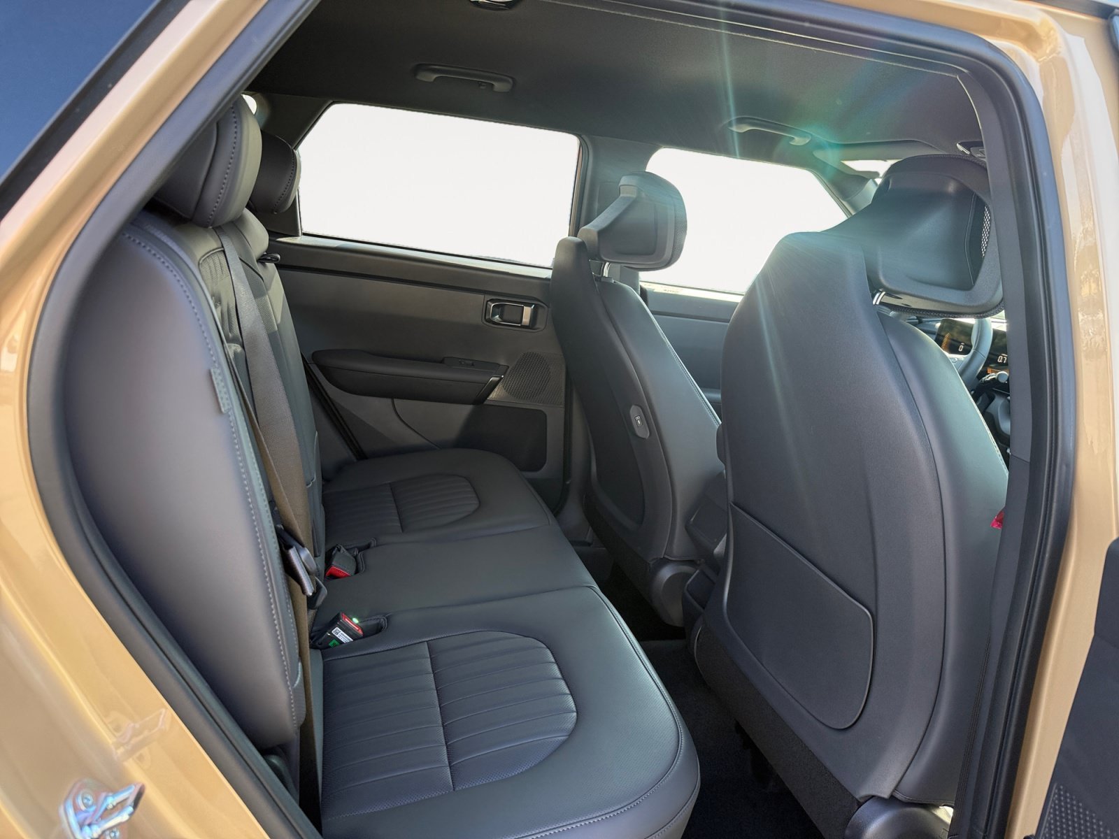 New 2027 Terrain Brown / Black Roof Kia X-Line S image 18