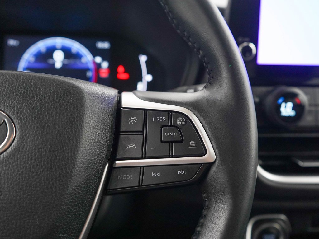 Used 2024 Pearl Toyota Xle image 28