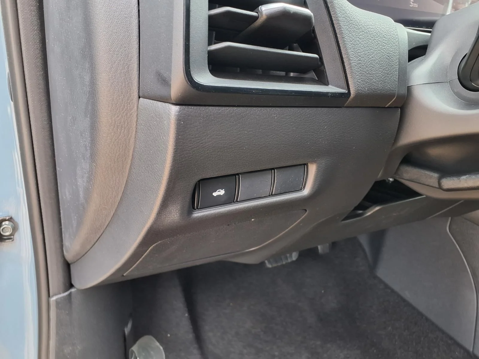 2026 Nissan Sentra SV - Photo 14