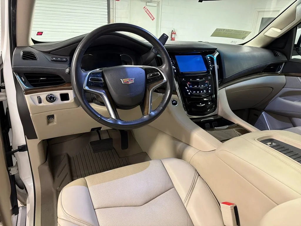 2019 Cadillac Escalade Premium Luxury - Photo 32