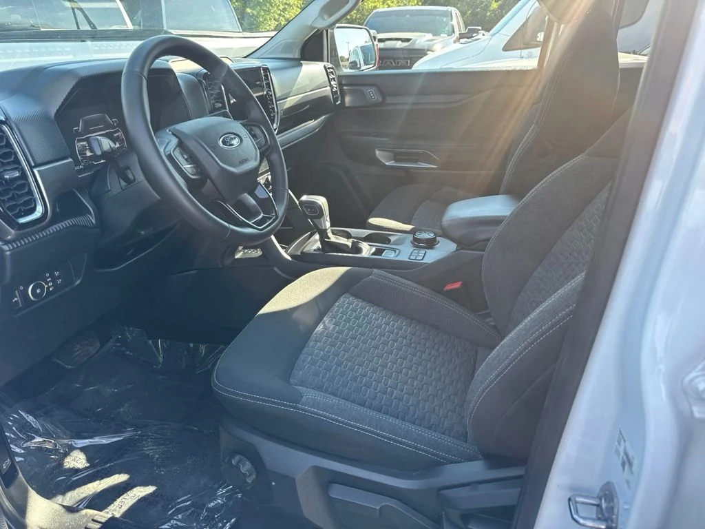 Used 2025 White Ford XLT image 3