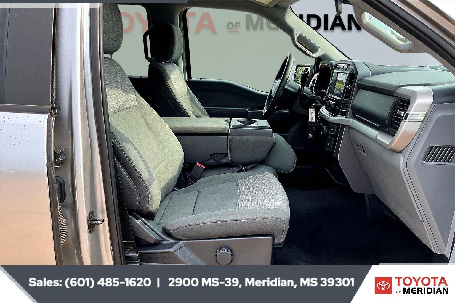 Used 2023 Iconic Silver Ford XLT image 6