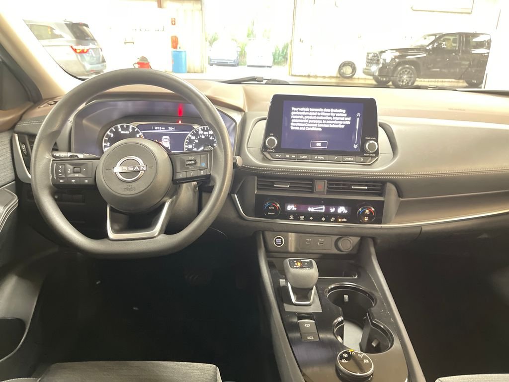 Used 2023 White Nissan SV image 21