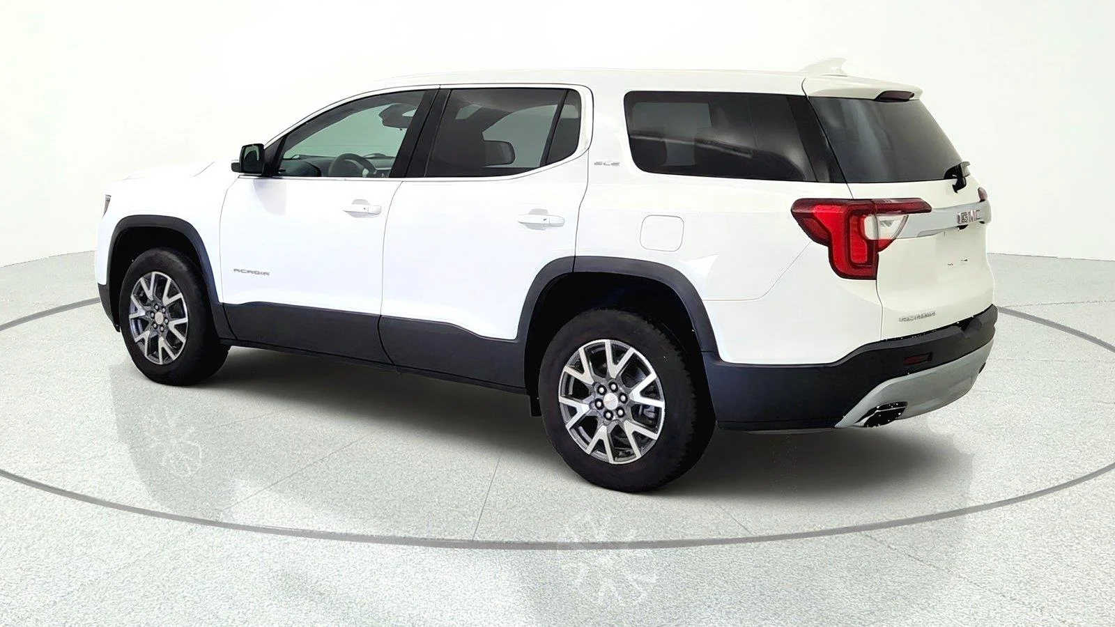 Used 2022 Summit White GMC SLE image 4