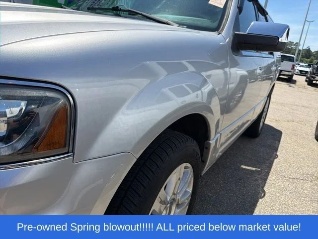 Used 2016 Silver Lincoln Select image 3