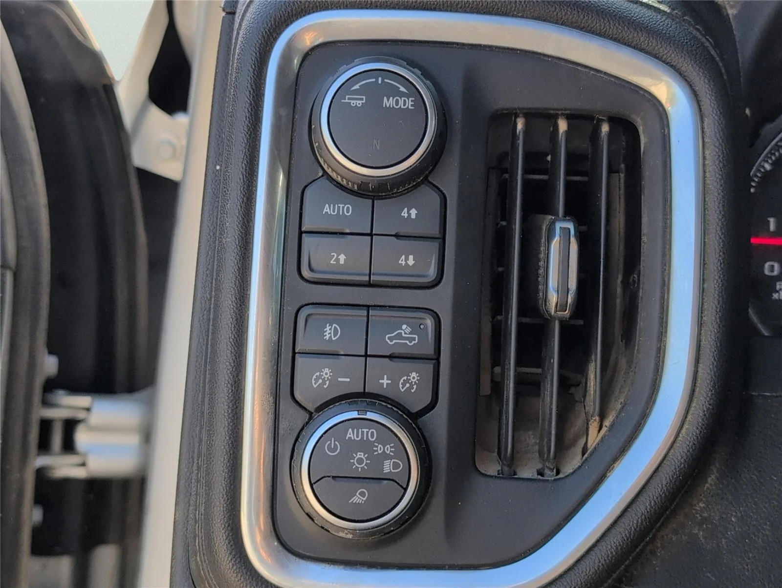 Used 2023 Silver Ice Metallic Chevrolet LT image 23
