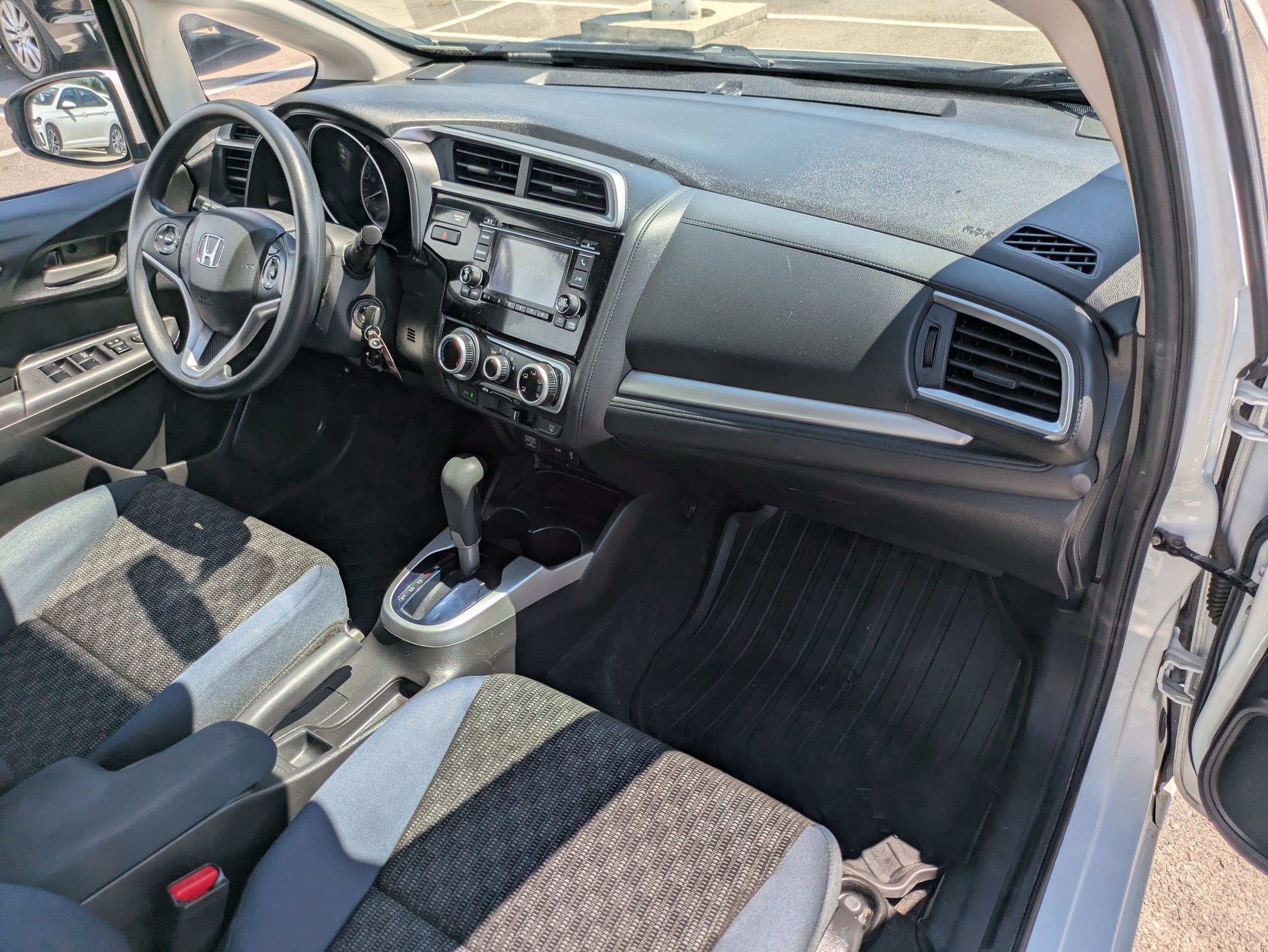 Used 2016 White Honda LX image 29