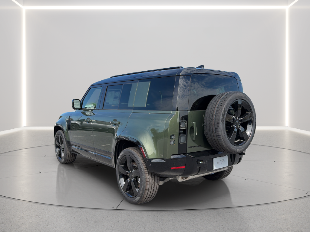 New 2026 Woolstone Green Land Rover X-Dynamic SE image 15