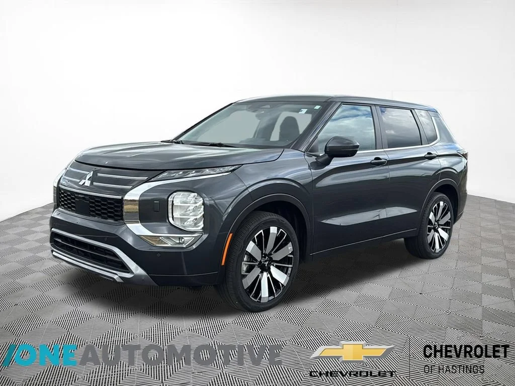 Used 2025 Gray Mitsubishi SE 2.5 S-AWC image 1