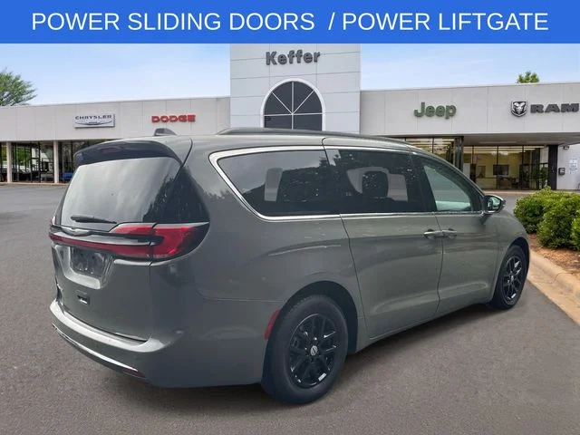 2022 Chrysler Pacifica Touring L - Photo 6