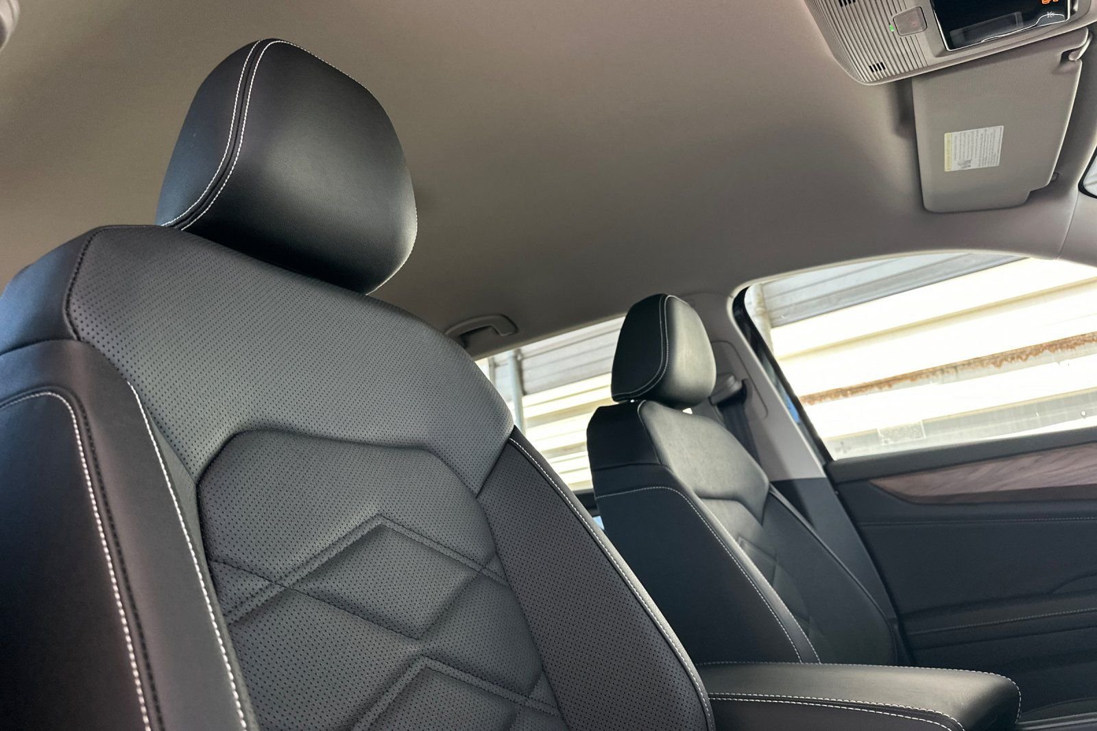 New 2026 Deep Black Pearl Volkswagen SE image 18