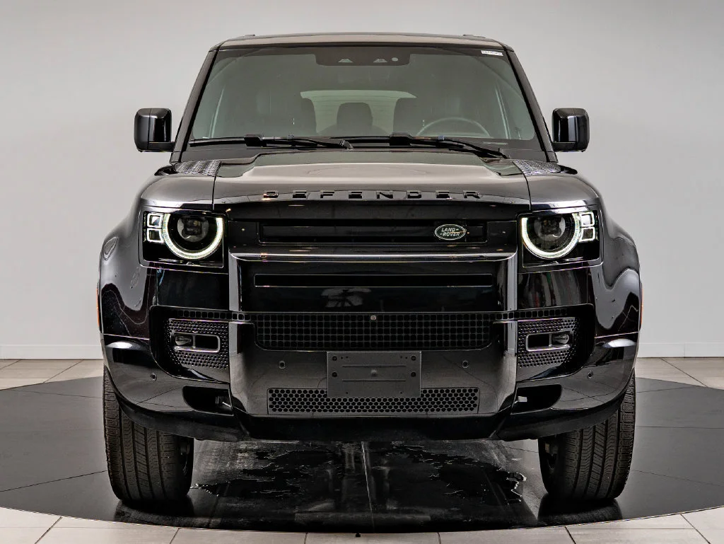 Used 2025 Black Land Rover V8 image 2