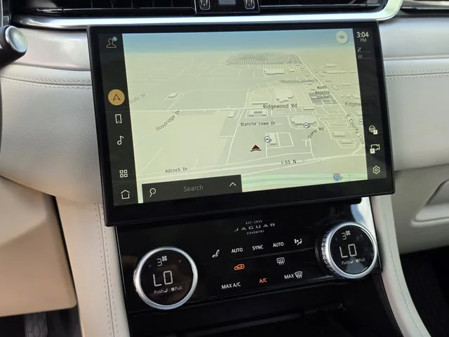 2025 Jaguar F-PACE R-Dynamic S - Photo 8