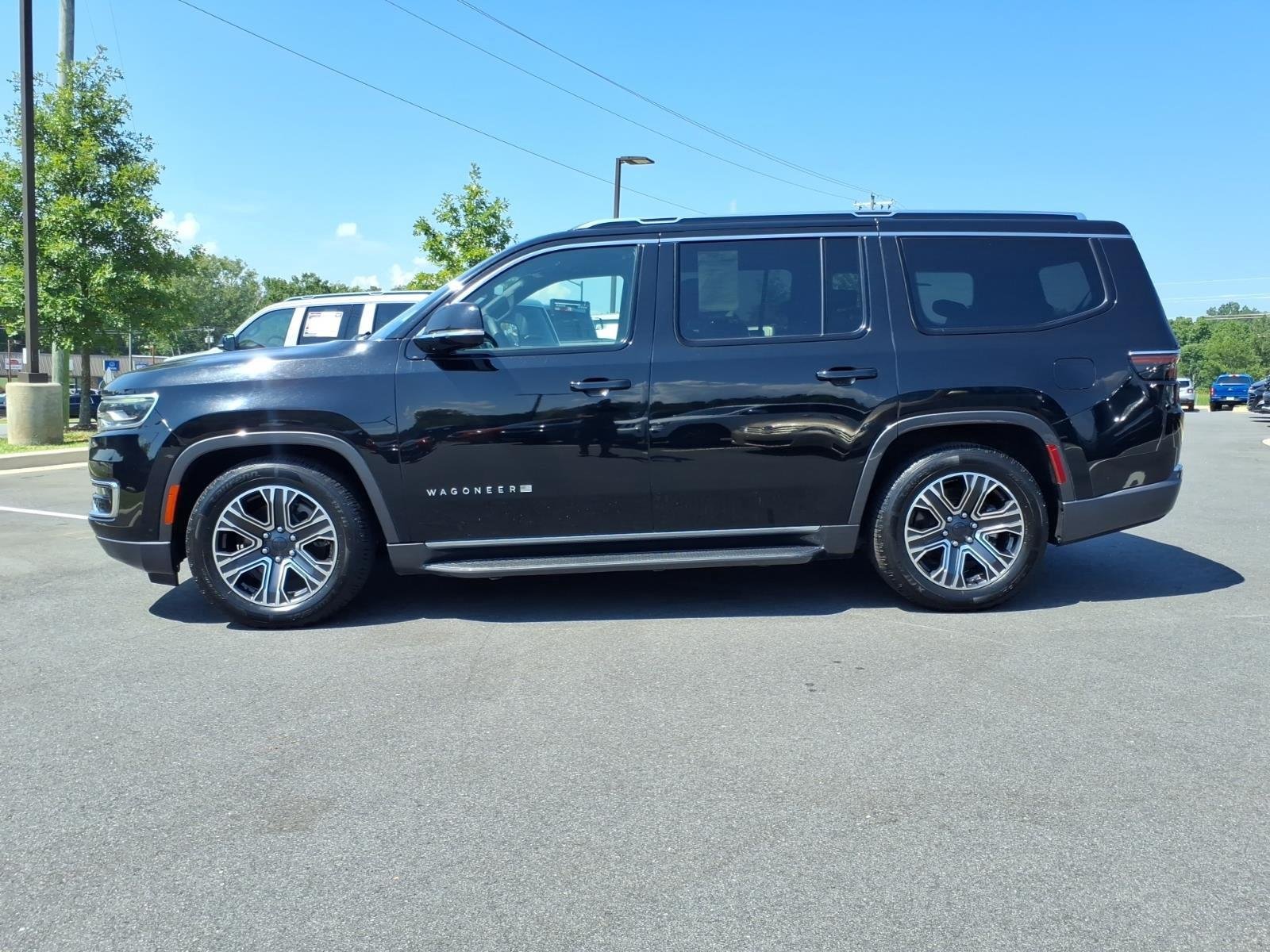 Used 2022 Diamond Black Crystal Pearlcoat Jeep Series III image 3