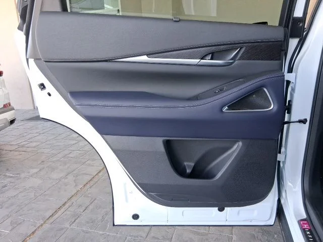 New 2026 2T RAD WHT INFINITI Sport AWD image 22