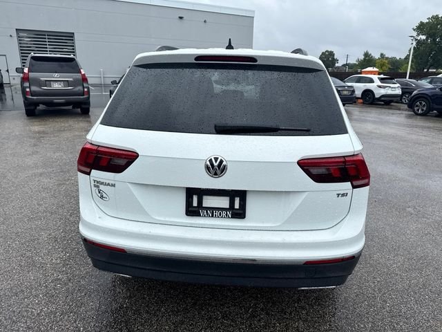 Used 2018 Pure White Volkswagen 2.0T SE image 4