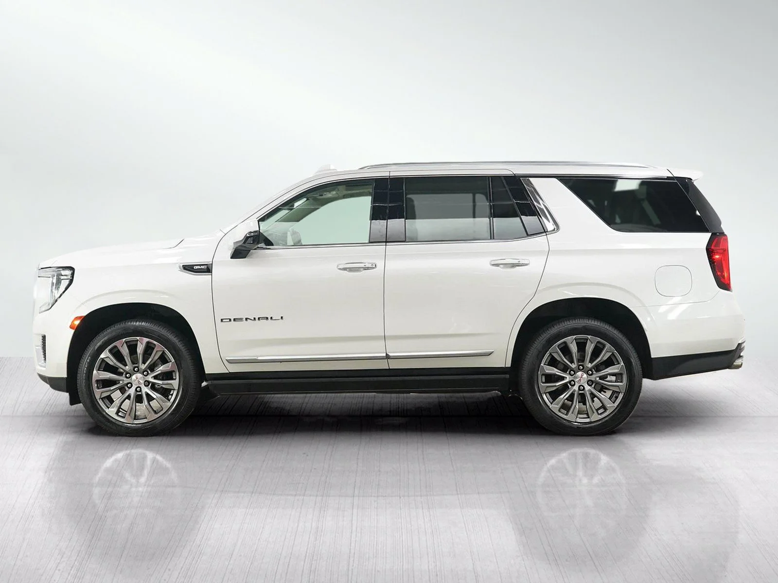 Used 2021 GMC Yukon Denali with VIN 1GKS2DKL8MR155208 for sale in Bloomington, Minnesota