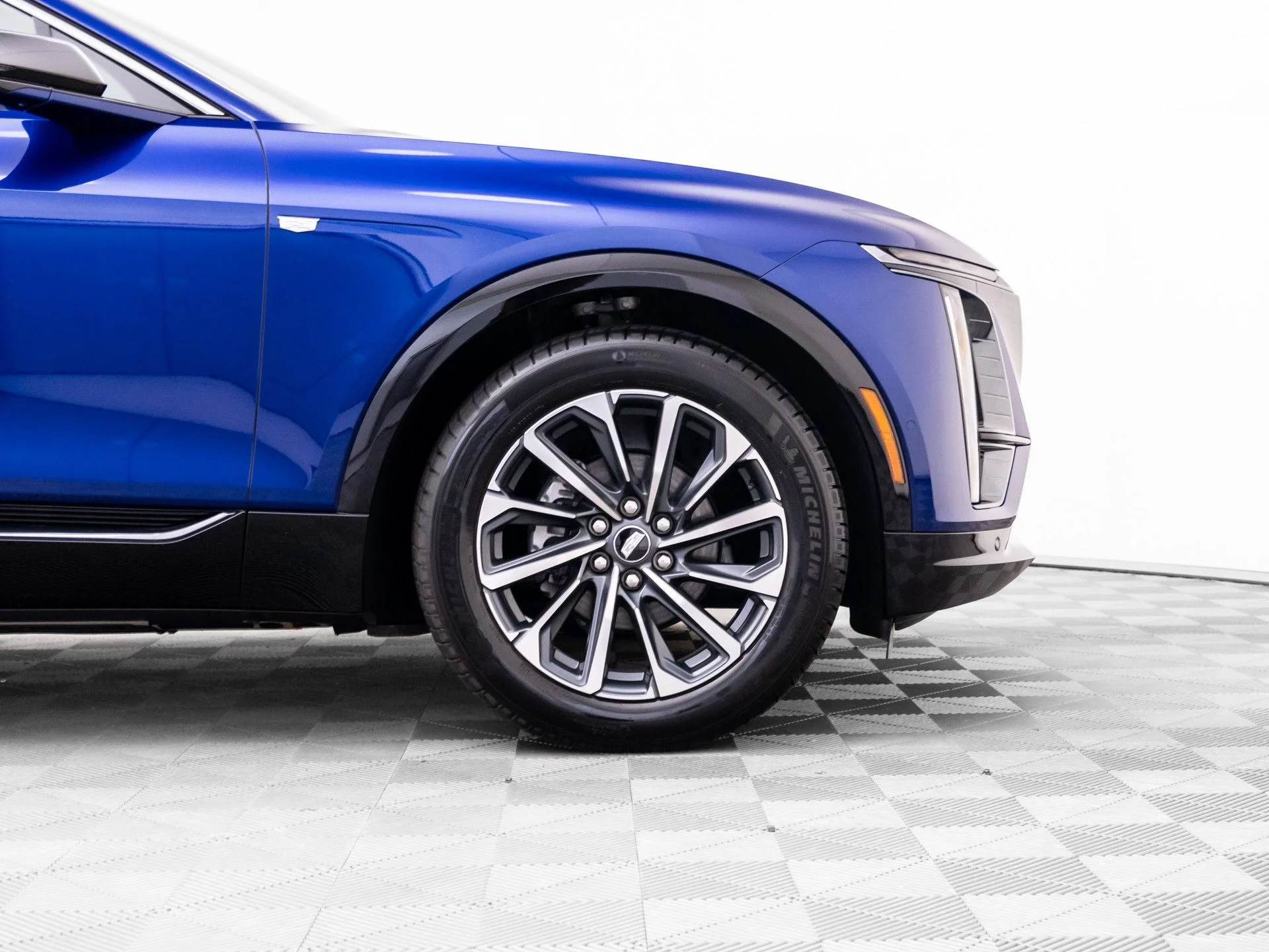 Used 2024 Blue Cadillac Sport 2 image 36