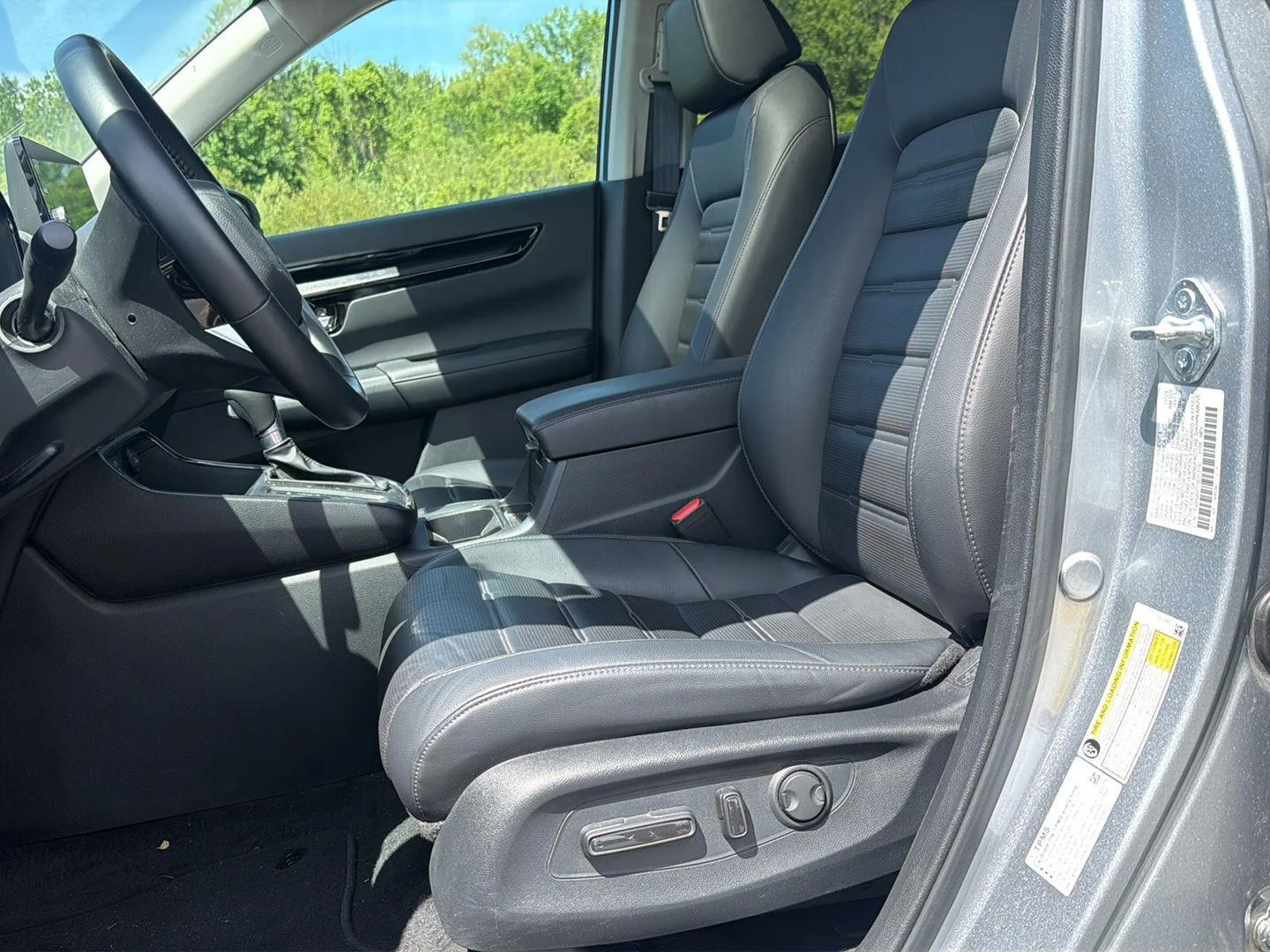 Used 2025 Solar Silver Metallic Honda EX-L image 10