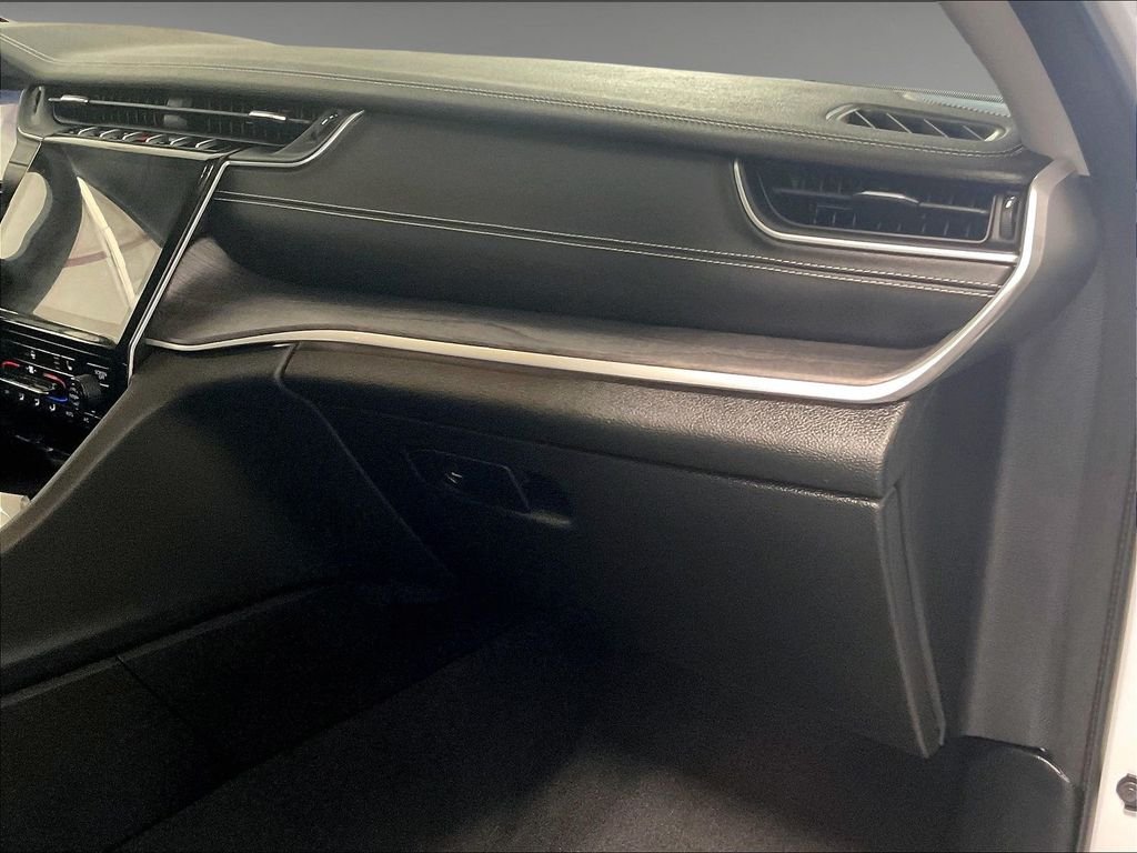 Used 2022 White Jeep Limited image 13