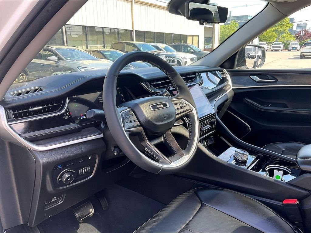 Used 2023 White Jeep 4xe image 8